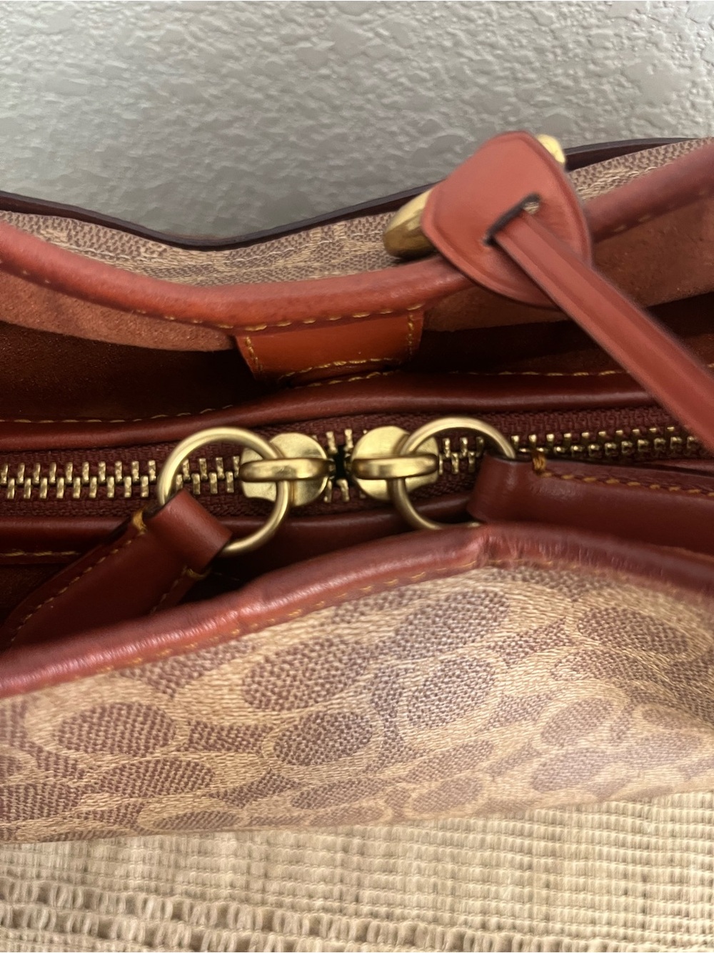 COACH Lori Shoulder Bag Signature Canvas C4825 Tan Rust New Without Tags - Picture 3 of 16